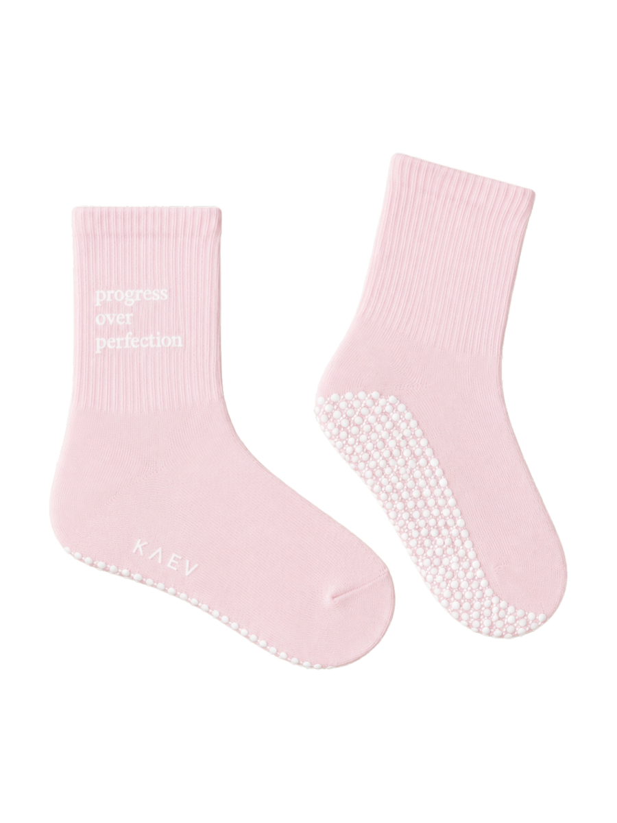 KAEV grip socks in pink